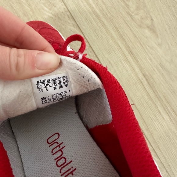 Adidas Red Gazelle - Picture 2 of 6